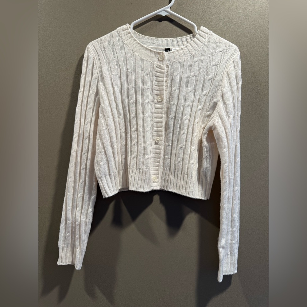 H&M Divided Cream Cable Knit Cardigan Size M